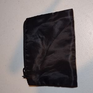 Basics black zippered coin purse